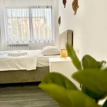 Amos Apartment-ultracentral-free Parking דירה