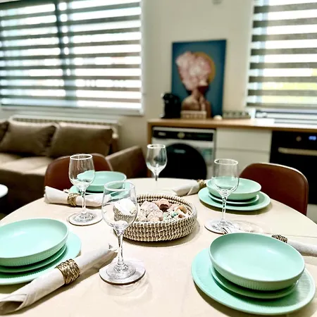 Amos Apartment-ultracentral-free Parking Apartment *