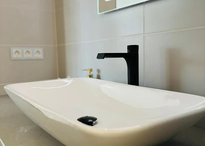 Amos Apartment-ultracentral-free Parking *