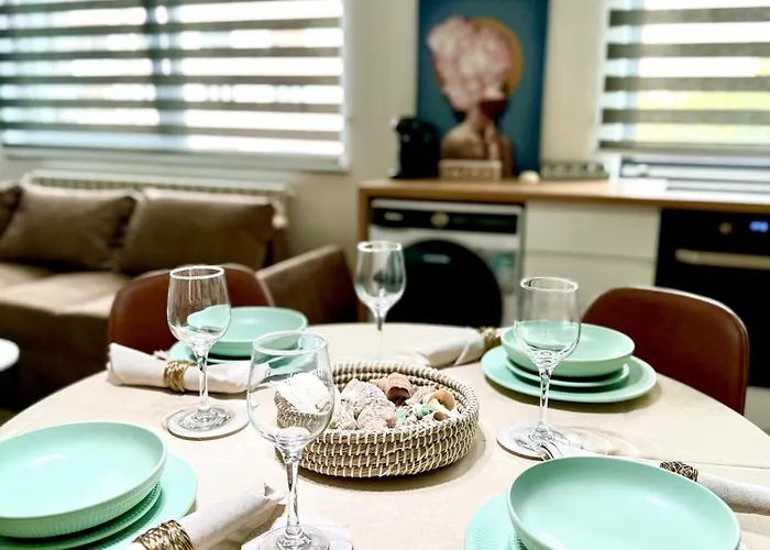 Amos Apartment-ultracentral-free Parking Apartment *